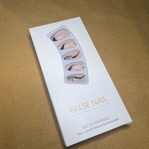 DIY False Nail Set with Floral Design